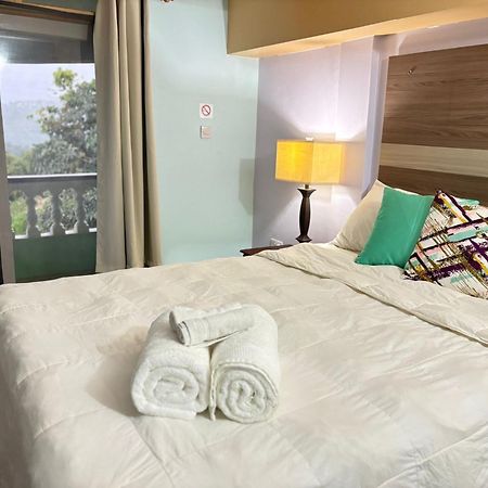 Matthew'S Miracle View Bed & Breakfast Roseau Dış mekan fotoğraf
