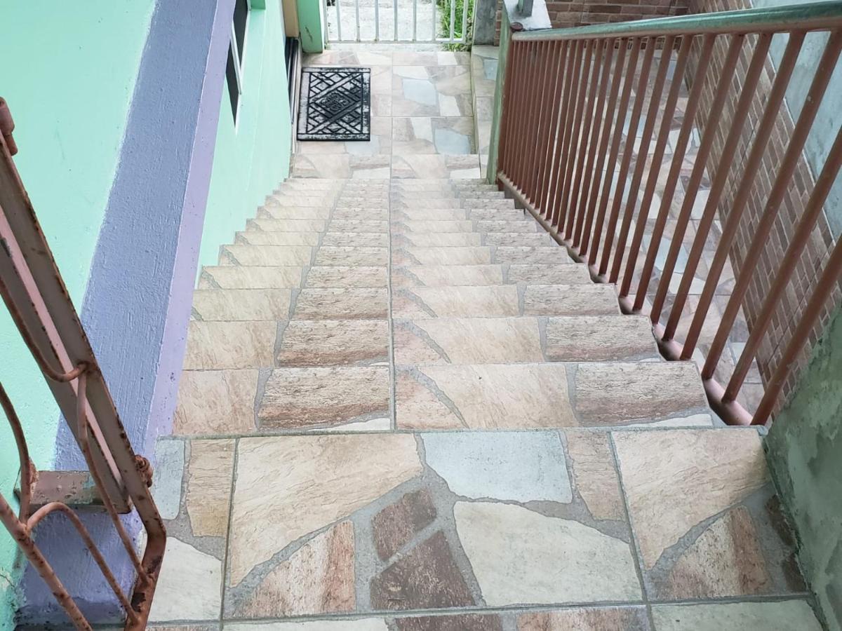 Matthew'S Miracle View Bed & Breakfast Roseau Dış mekan fotoğraf